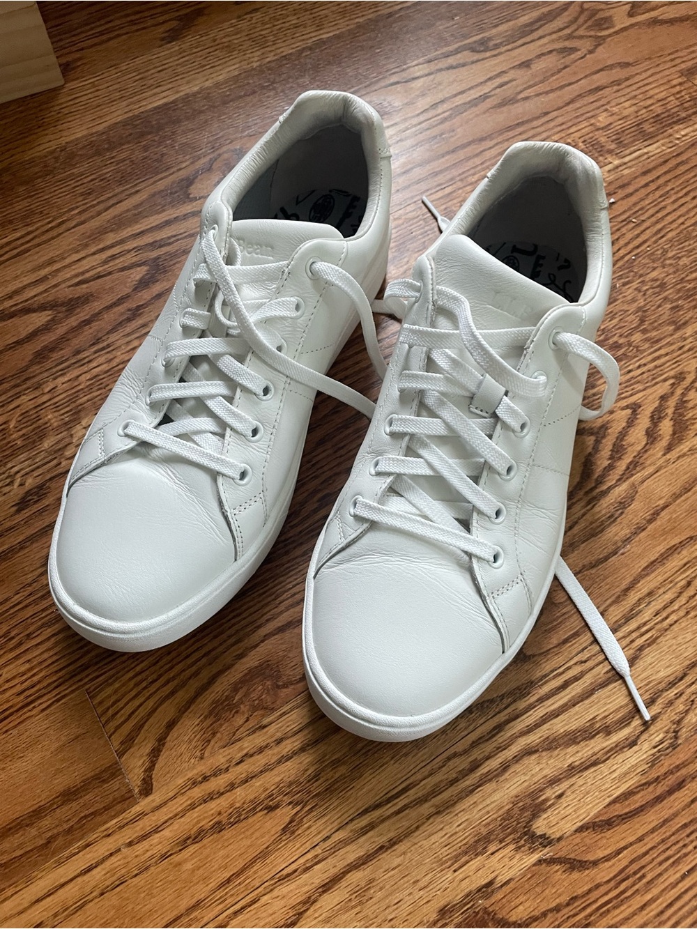 L.L. Bean Men's White Leather Sneakers